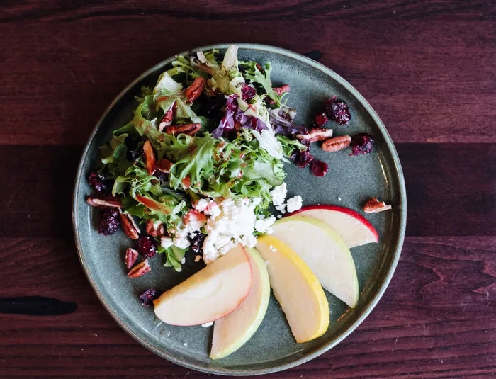 Mixed greens with apple, beet and goat cheese